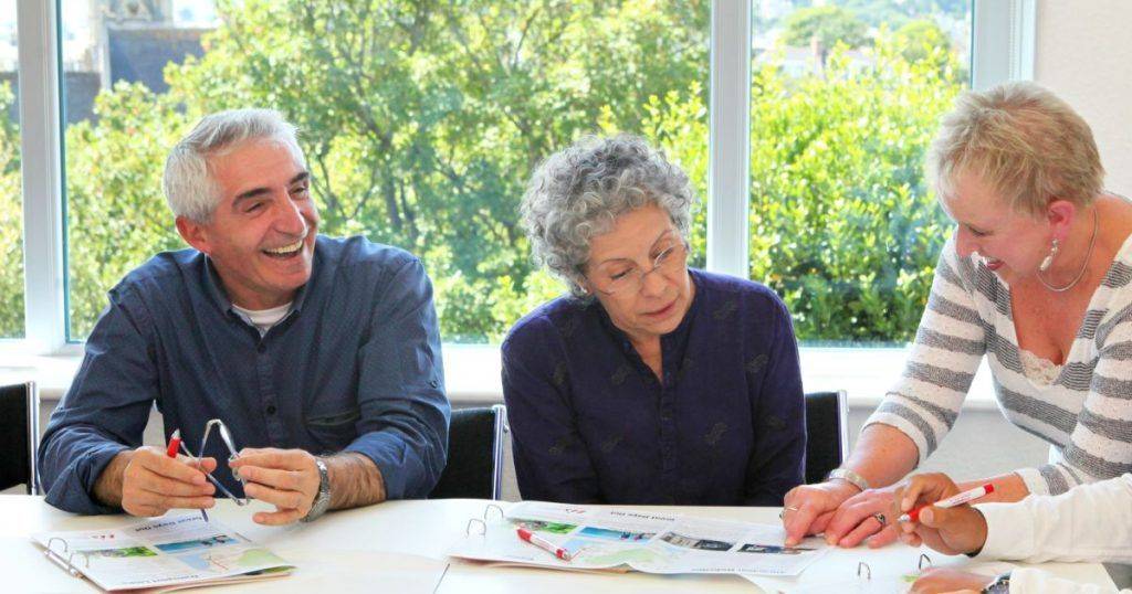 Inglés para mayores de 50 años en Torquay