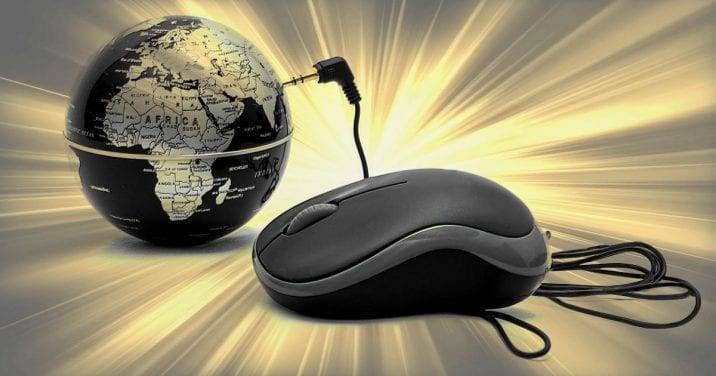 Ratón y globo representando cursos para profesores de inglés online