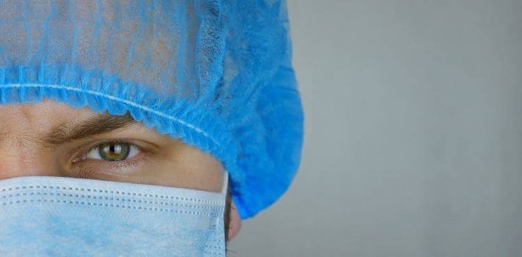 enfermero con mascarilla | oet preparación online